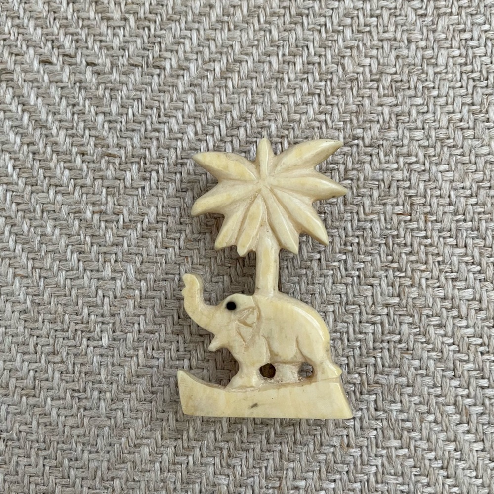 Vintage Brooch Trio - Tropical Theme 🌴🌴 - Picture 4 of 5